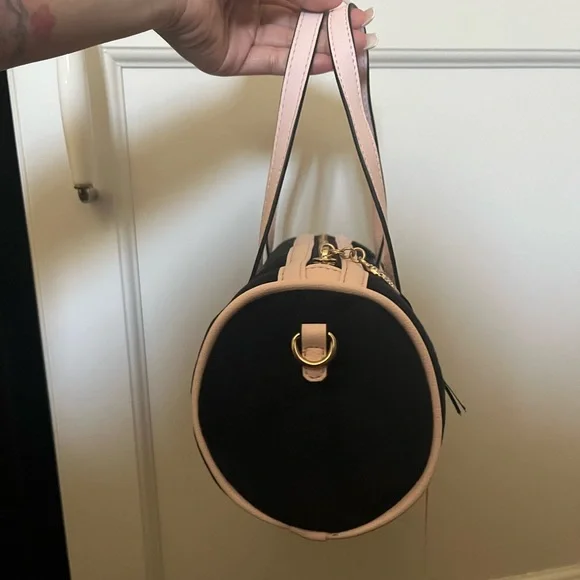 Juicy Couture Crossbody Barrel Bag - Picture 3 of 3